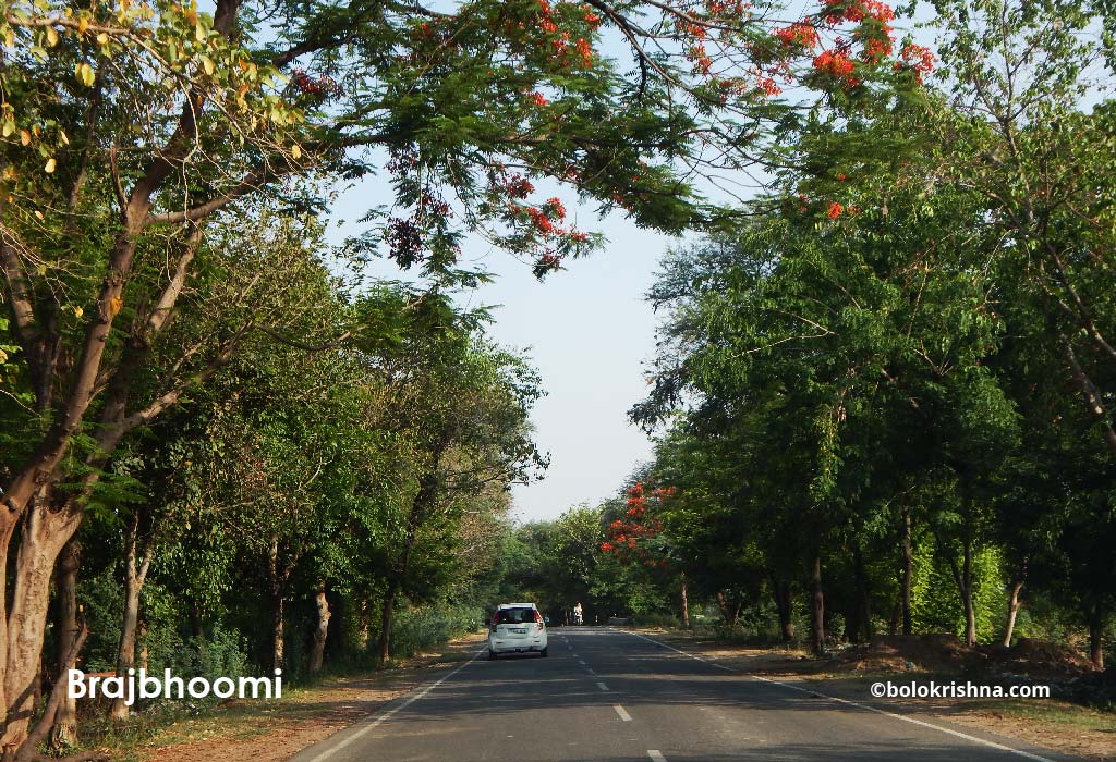 A view of road in brajbhoomi near govardhan